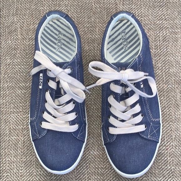 Taos Footwear Shoes - EUC Taos Canvas Style Sneakers Size 9.